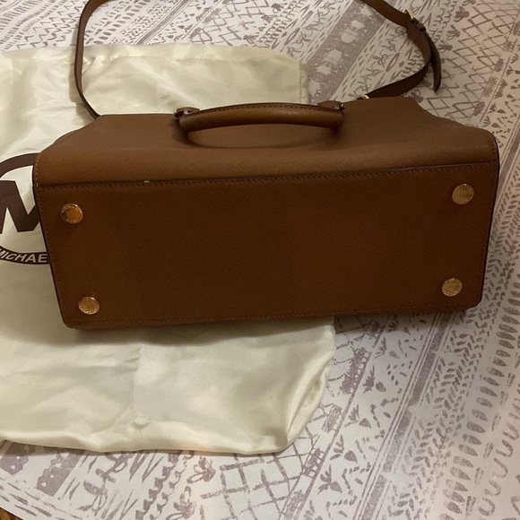 Michael Kors | Selma Large Brown Satchel - Picture 4 of 8
